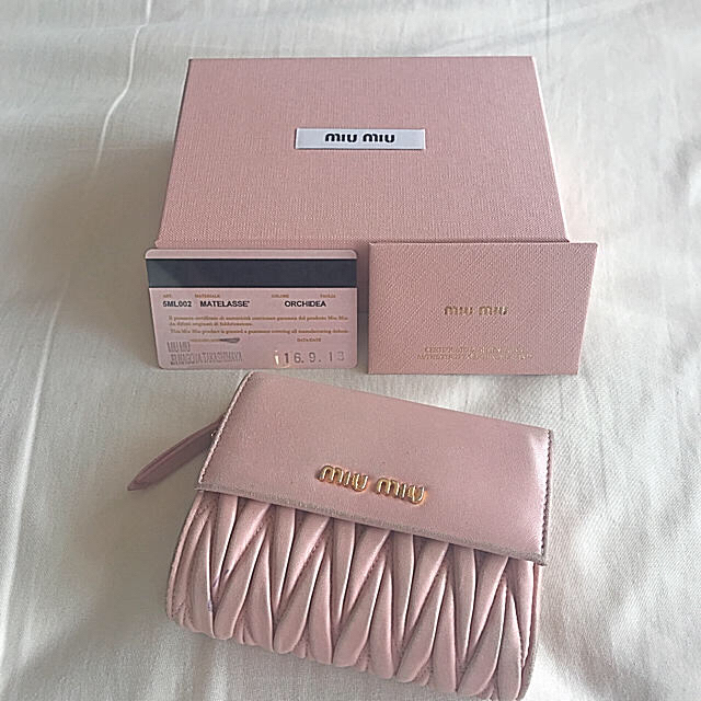 miumiu(ミュウミュウ)の専用出品♡︎ʾʾミュウミュウ 折り財布 メンズのファッション小物(折り財布)の商品写真