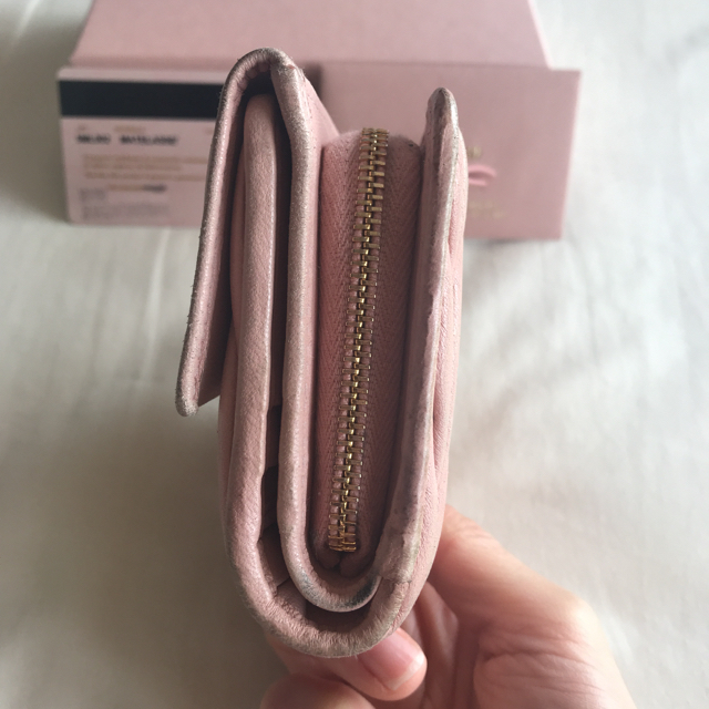 miumiu(ミュウミュウ)の専用出品♡︎ʾʾミュウミュウ 折り財布 メンズのファッション小物(折り財布)の商品写真