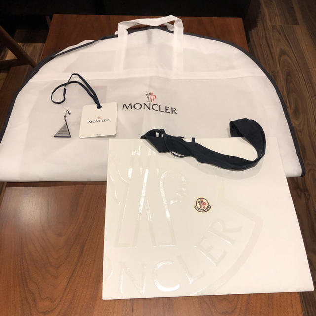 MONCLER(モンクレール)の★milk様専用★モンクレール アンテミス ネイビー 2019年春夏 レディースのジャケット/アウター(スプリングコート)の商品写真