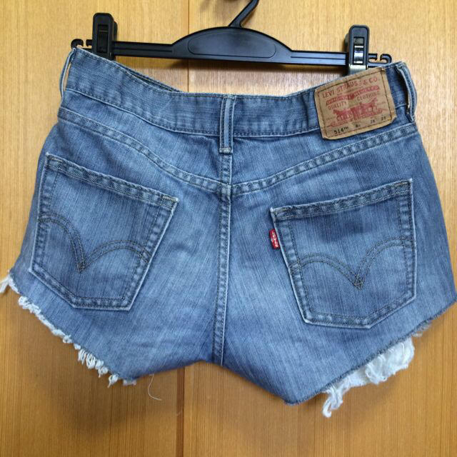 Levi's(リーバイス)のデニムショートパンツ レディースのパンツ(ショートパンツ)の商品写真