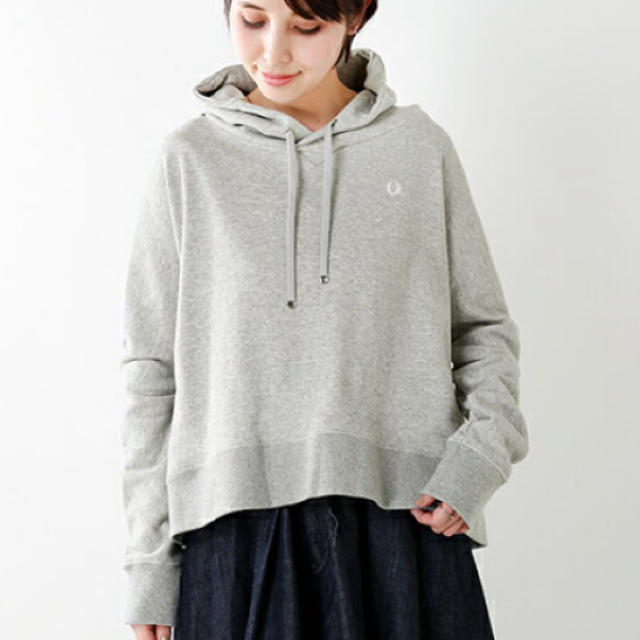 FRED PERRY(フレッドペリー)のフレッドペリー美品！パーカー HOODED SWEAT fred perry レディースのトップス(パーカー)の商品写真