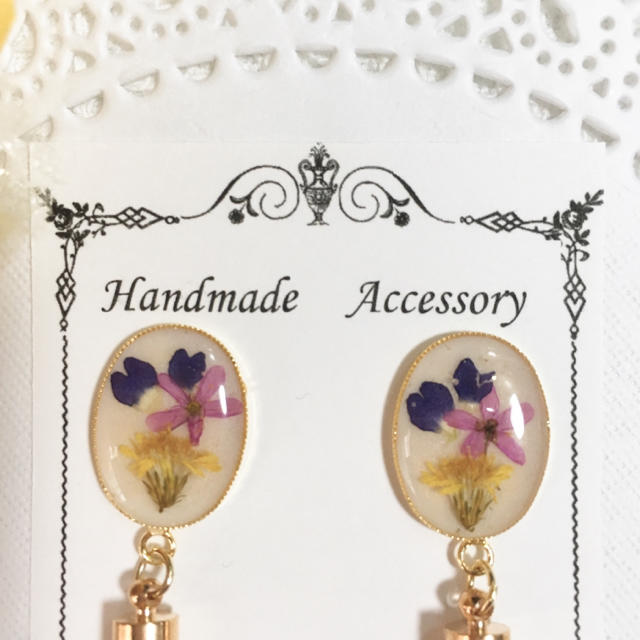 NO.198  押し花レジンピアス イヤリング ハンドメイドのアクセサリー(ピアス)の商品写真