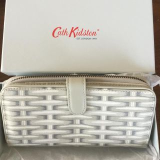 キャスキッドソン(Cath Kidston)のキャスキッドソン  長財布 新品未使用品 ホワイト 外箱付き(財布)