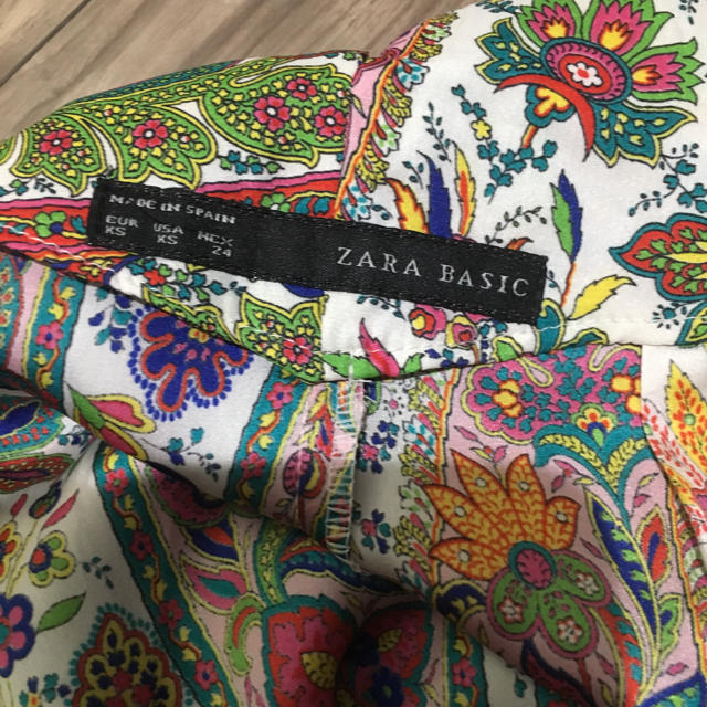 ZARA(ザラ)のZARAフラワー柄サロペット レディースのパンツ(サロペット/オーバーオール)の商品写真