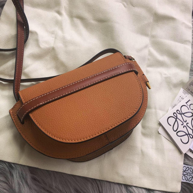 LOEWE(ロエベ)のloewe🏜ミニゲートバッグ  レディースのバッグ(ショルダーバッグ)の商品写真