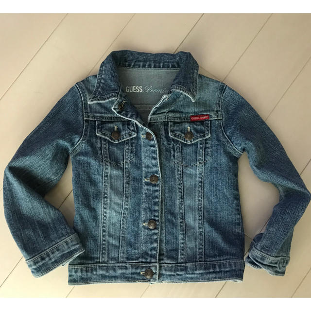 GUESS(ゲス)の【美品】GUESS  デニムジャケット 4T 110 GUESS JEANS キッズ/ベビー/マタニティのキッズ服男の子用(90cm~)(ジャケット/上着)の商品写真