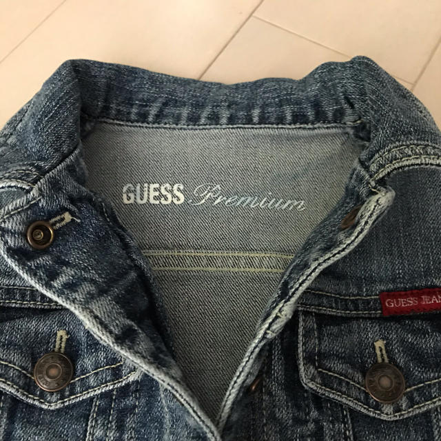 GUESS(ゲス)の【美品】GUESS  デニムジャケット 4T 110 GUESS JEANS キッズ/ベビー/マタニティのキッズ服男の子用(90cm~)(ジャケット/上着)の商品写真