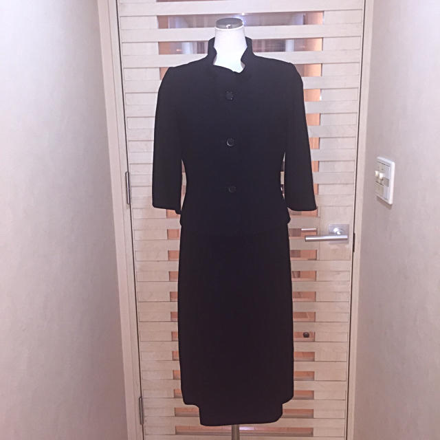 ユキトリイ（YUKI TORII）2回着用のみ美品9号 黒の礼服 冠婚葬祭