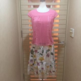 ハロッズ(Harrods)のハロッズ（harrods）美品 ピンクのカットソー&お花柄スカート♬(ひざ丈スカート)