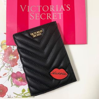 ヴィクトリアズシークレット(Victoria's Secret)のVictoria’s Secret 「新品」ブラックパスポートケース(名刺入れ/定期入れ)