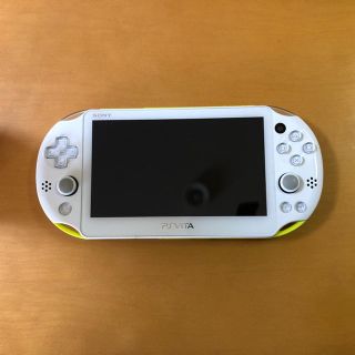 プレイステーションヴィータ(PlayStation Vita)のPS VITA ライムグリーン/ホワイト+マインクラフトのカセット(家庭用ゲーム機本体)