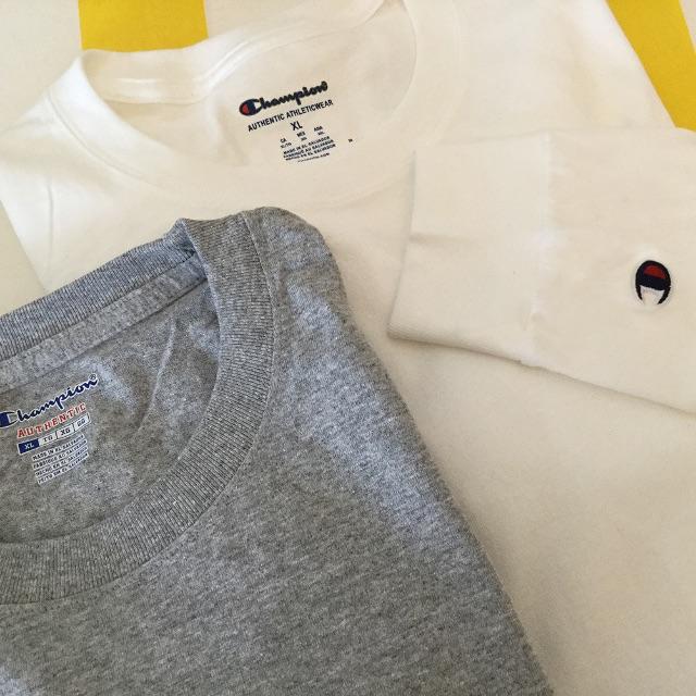 Champion(チャンピオン)の【XL 2枚組】白1・黒1★オーバーサイズ ロング Tシャツ★リブ袖★USA規格 メンズのトップス(Tシャツ/カットソー(七分/長袖))の商品写真