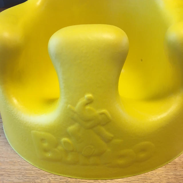 Bumbo(バンボ)のバンボ♫ 黄色 キッズ/ベビー/マタニティのキッズ/ベビー/マタニティ その他(その他)の商品写真