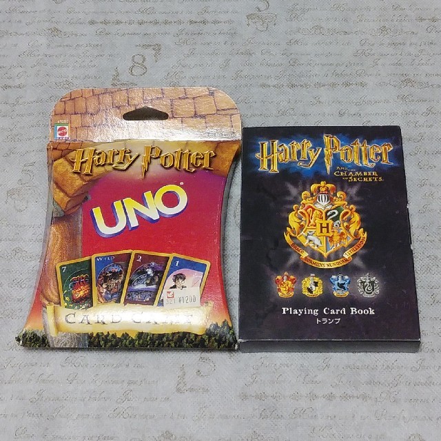 ハリーポッター　トランプ、ウノ　2つセット　カードゲーム エンタメ/ホビーのテーブルゲーム/ホビー(トランプ/UNO)の商品写真