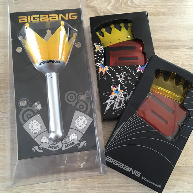 BIGBANG(ビッグバン)のBIGBANG ペンライトセット エンタメ/ホビーのタレントグッズ(アイドルグッズ)の商品写真