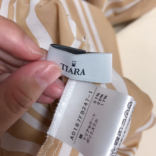 tiara(ティアラ)の【eko様専用】ティアラ ブラウス レディースのトップス(シャツ/ブラウス(長袖/七分))の商品写真