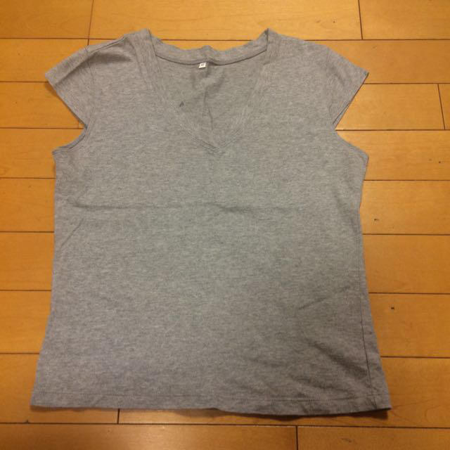 VネックTシャツ レディースのトップス(Tシャツ(半袖/袖なし))の商品写真