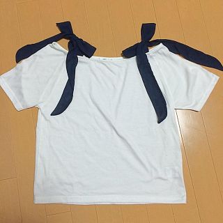 オフショルリボントップス(Tシャツ(半袖/袖なし))