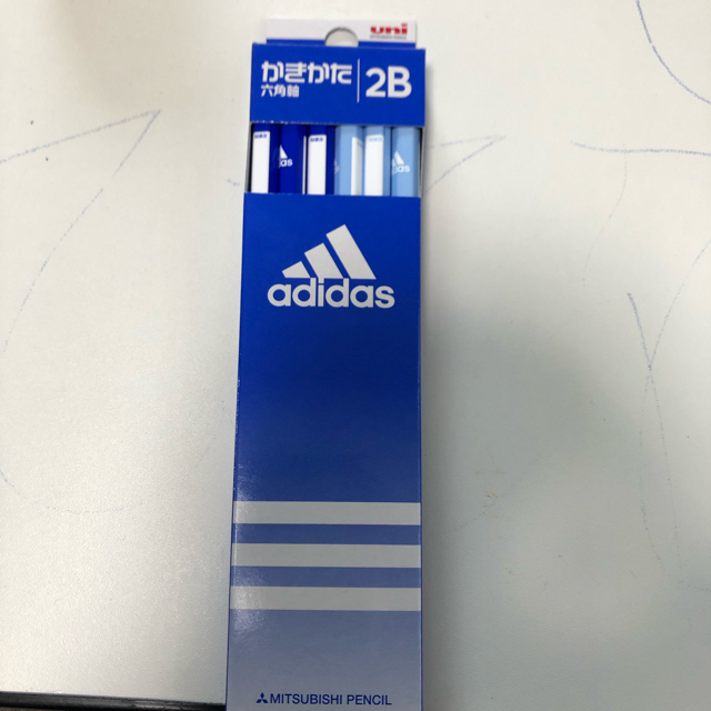 adidas(アディダス)の【新品未使用】アディダス ペンケース 筆箱 かきかた鉛筆セット インテリア/住まい/日用品の文房具(ペンケース/筆箱)の商品写真