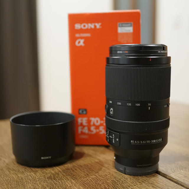 SONY(ソニー)のsony FE 70-300mm F4.5-F5.6G OSS オマケ付き スマホ/家電/カメラのカメラ(レンズ(ズーム))の商品写真