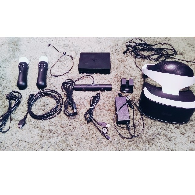 PlayStation VR(プレイステーションヴィーアール)のPSVR モーションコントローラー　スカイリム エンタメ/ホビーのゲームソフト/ゲーム機本体(家庭用ゲーム機本体)の商品写真