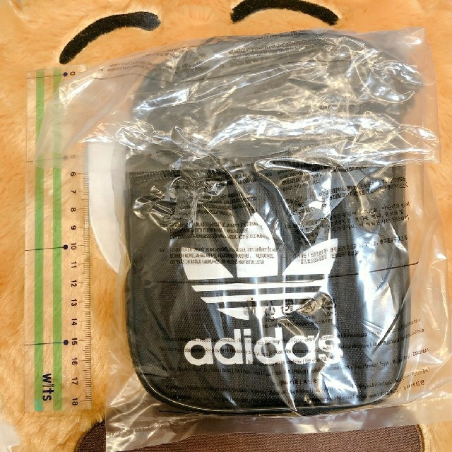 adidas(アディダス)のアディダス　ポーチ　ショルダー レディースのバッグ(ボディバッグ/ウエストポーチ)の商品写真