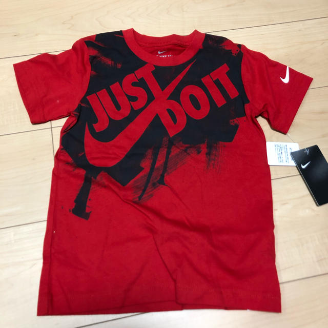 NIKE(ナイキ)の新品 ナイキ Tシャツ キッズ/ベビー/マタニティのキッズ服男の子用(90cm~)(Tシャツ/カットソー)の商品写真