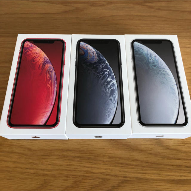 Apple(アップル)の新品未使用 iPhone XR 64GB SIMロック解除済 スマホ/家電/カメラのスマートフォン/携帯電話(スマートフォン本体)の商品写真