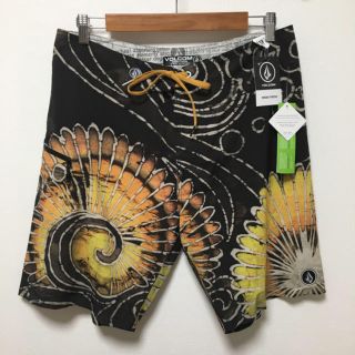 ボルコム(volcom)の新品/VOLCOM/サーフパンツ/ショートパンツ/ハイブリッド/水陸両用/水着(サーフィン)