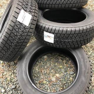 ブリヂストン(BRIDGESTONE)の☆サッカー小僧☆様分 DM-V2  225/60R18 新品スタッドレスタイヤ (タイヤ)