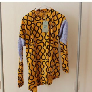 ヴィヴィアンウエストウッド(Vivienne Westwood)の新品　ヴィヴィアン squiggle Tshirt  黒×イエロー(Tシャツ(長袖/七分))