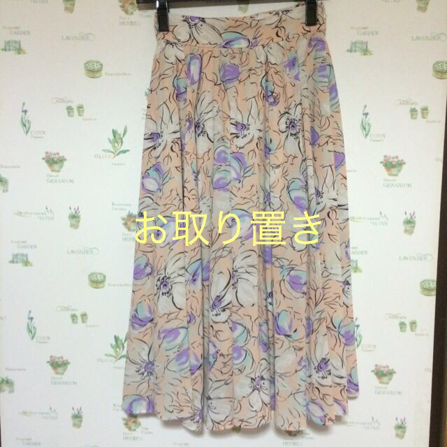 SNIDEL(スナイデル)の花柄スカート レディースのスカート(ひざ丈スカート)の商品写真