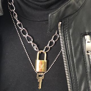 ルイヴィトン(LOUIS VUITTON)の[正規品]ルイヴィトンLOUIS VUITTON パドロック 南京錠(ネックレス)