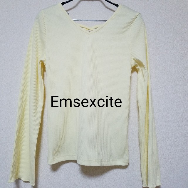 EMSEXCITE(エムズエキサイト)のEmsexcite カットソー 薄いイエロー レディースのトップス(カットソー(長袖/七分))の商品写真