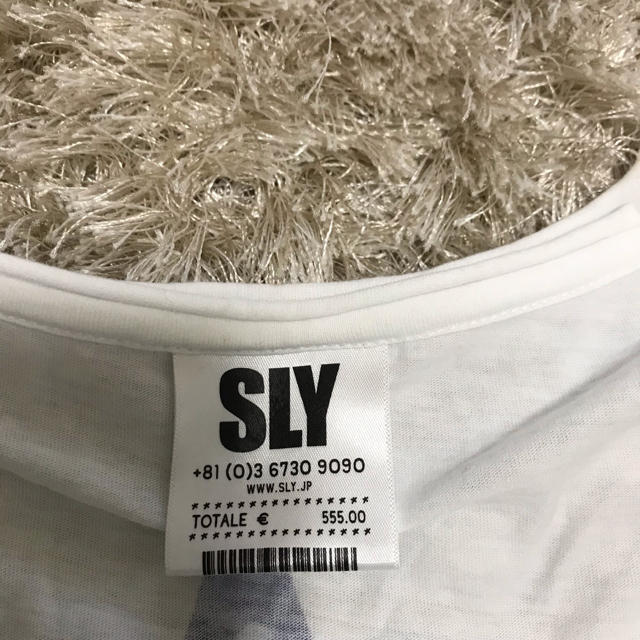 SLY(スライ)のSLY tシャツ レディースのトップス(Tシャツ(半袖/袖なし))の商品写真