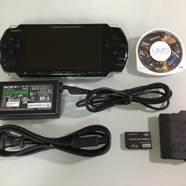 PlayStation Portable(プレイステーションポータブル)のPSP-3000 ピアノブラック エンタメ/ホビーのゲームソフト/ゲーム機本体(携帯用ゲーム機本体)の商品写真