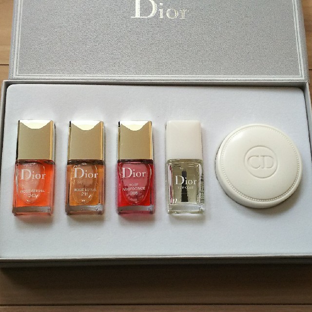 Dior(ディオール)のDior マニキュア ネイルエナメル セット コスメ/美容のネイル(マニキュア)の商品写真