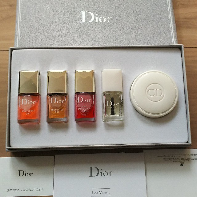 Dior(ディオール)のDior マニキュア ネイルエナメル セット コスメ/美容のネイル(マニキュア)の商品写真