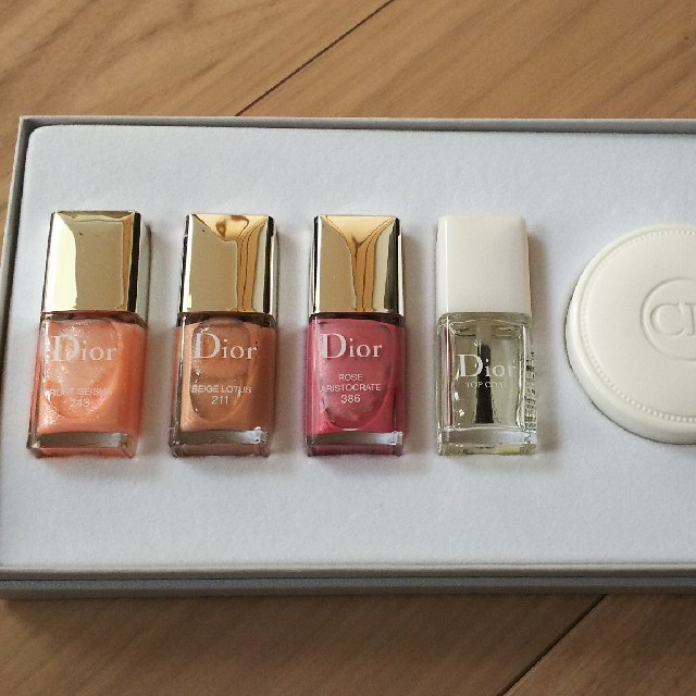 Dior(ディオール)のDior マニキュア ネイルエナメル セット コスメ/美容のネイル(マニキュア)の商品写真