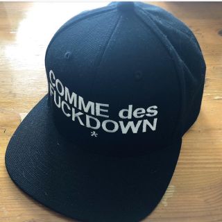 サー(SSUR)のCOMME des FUCKDOWN(キャップ)