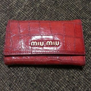 ミュウミュウ(miumiu)のmiumiuキーケース(キーホルダー)