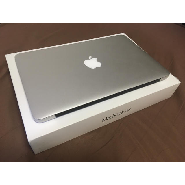 Apple - Macbook Air (11-inch, Early 2015)