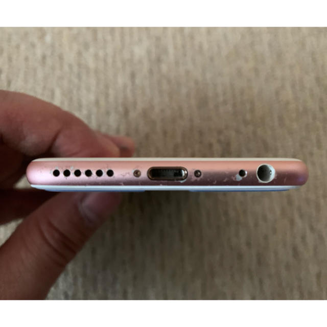 iPhone(アイフォーン)のiPhone 6s Rose Gold 16 GB au スマホ/家電/カメラのスマートフォン/携帯電話(スマートフォン本体)の商品写真