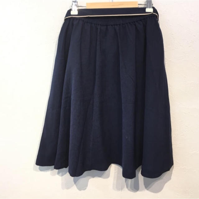 新品タグ付き！ SunWind ウエストリボン ボタンスカート フレアスカート レディースのスカート(ひざ丈スカート)の商品写真