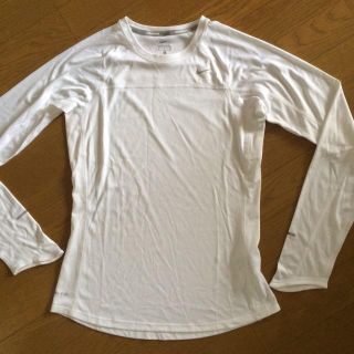 ナイキ(NIKE)のNIKE DRI-FIT 白 長袖(Tシャツ(長袖/七分))