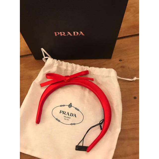 PRADA - 新品PRADAプラダ カチューシャ ヘアアクセサリーmiumiuワンピースの通販 by uni222｜プラダならラクマ