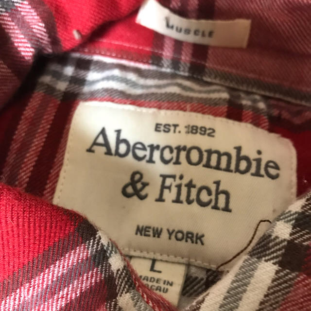 Abercrombie&Fitch(アバクロンビーアンドフィッチ)のAbecrombie&Fitch アバクロ/赤 チェックシャツ メンズのトップス(シャツ)の商品写真