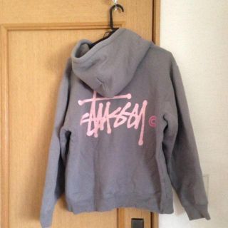 ステューシー(STUSSY)のairiii様♥グレーパーカー♥(パーカー)