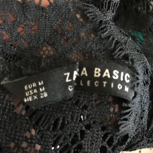 ZARA(ザラ)のZARA ブラックレーストップス レディースのトップス(カットソー(長袖/七分))の商品写真