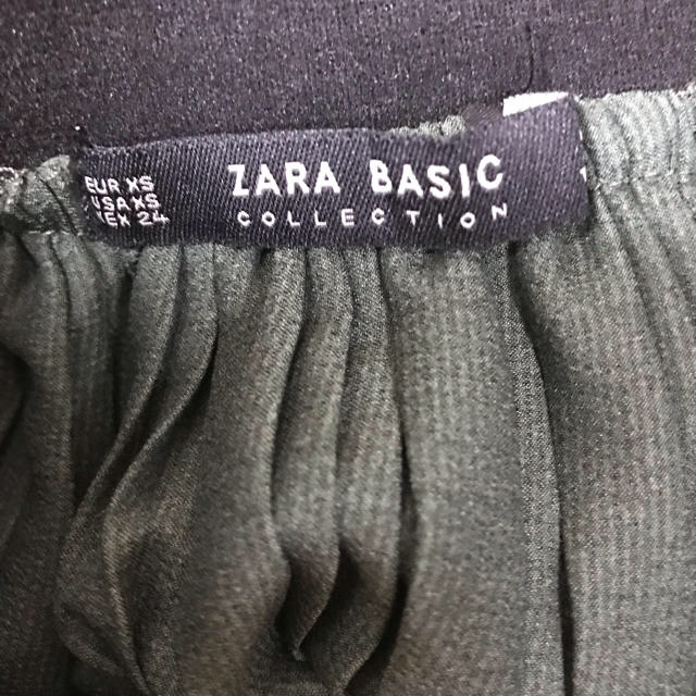 ZARA(ザラ)のZARA プリーツスカート グリーン レディースのスカート(ロングスカート)の商品写真